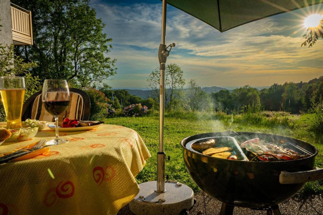 Ferienwohnungen Bauer - Auszeit Mit Ausblick Zenting Bagian luar foto